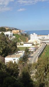 ORAN les ponts et chaussees immeuble blanc et les douanes en dessous